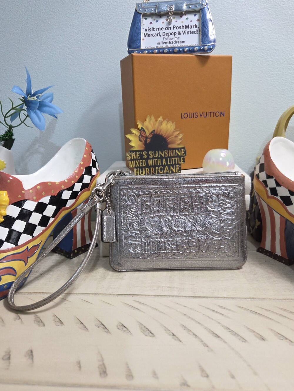 Coach Vintage Poppy Metallic Leather Embossed Story Patch Wristlet Pewter, EUC